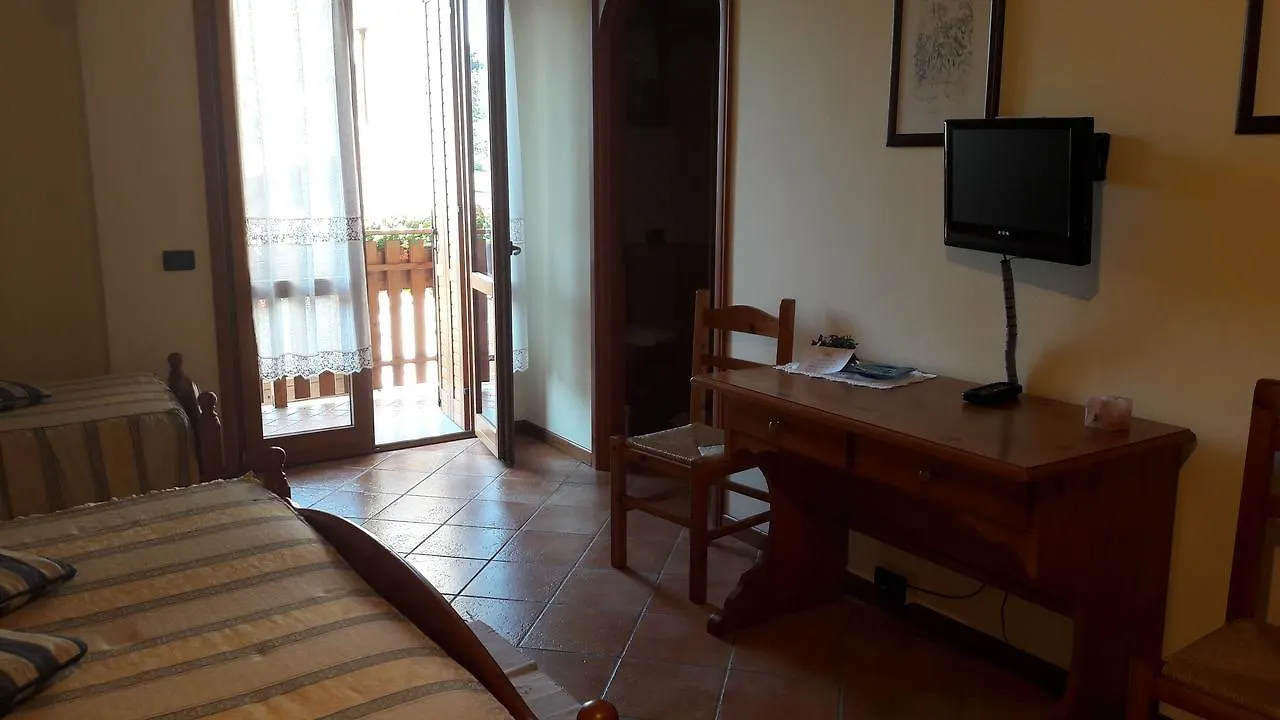 I Camuni Bed & Breakfast Capo di Ponte 3*,  Italy